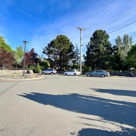 Birds Of A Feather Victoria Oceanfront Studio Suites Colwood Екстер'єр фото