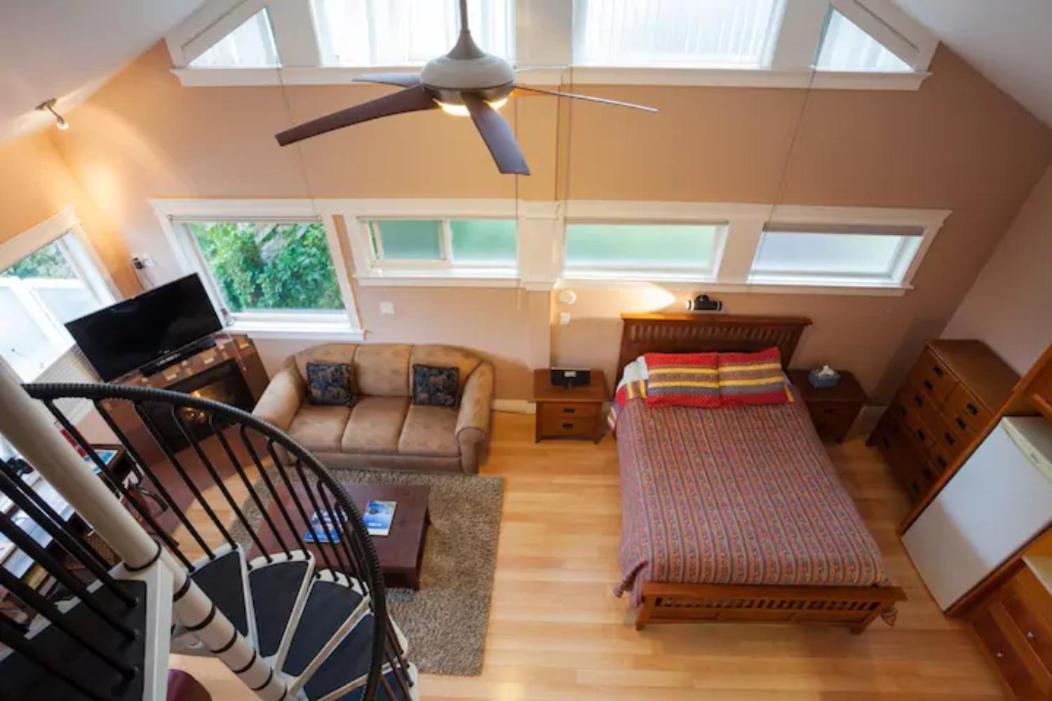 Birds Of A Feather Victoria Oceanfront Studio Suites Colwood Екстер'єр фото