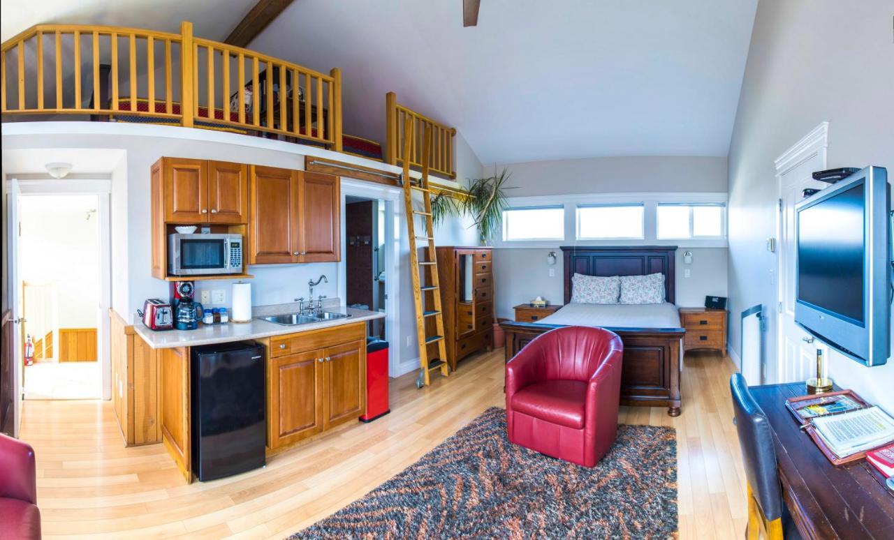 Birds Of A Feather Victoria Oceanfront Studio Suites Colwood Екстер'єр фото