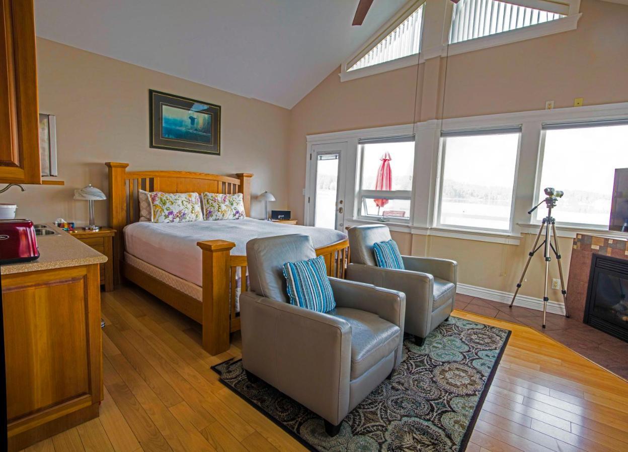 Birds Of A Feather Victoria Oceanfront Studio Suites Colwood Екстер'єр фото