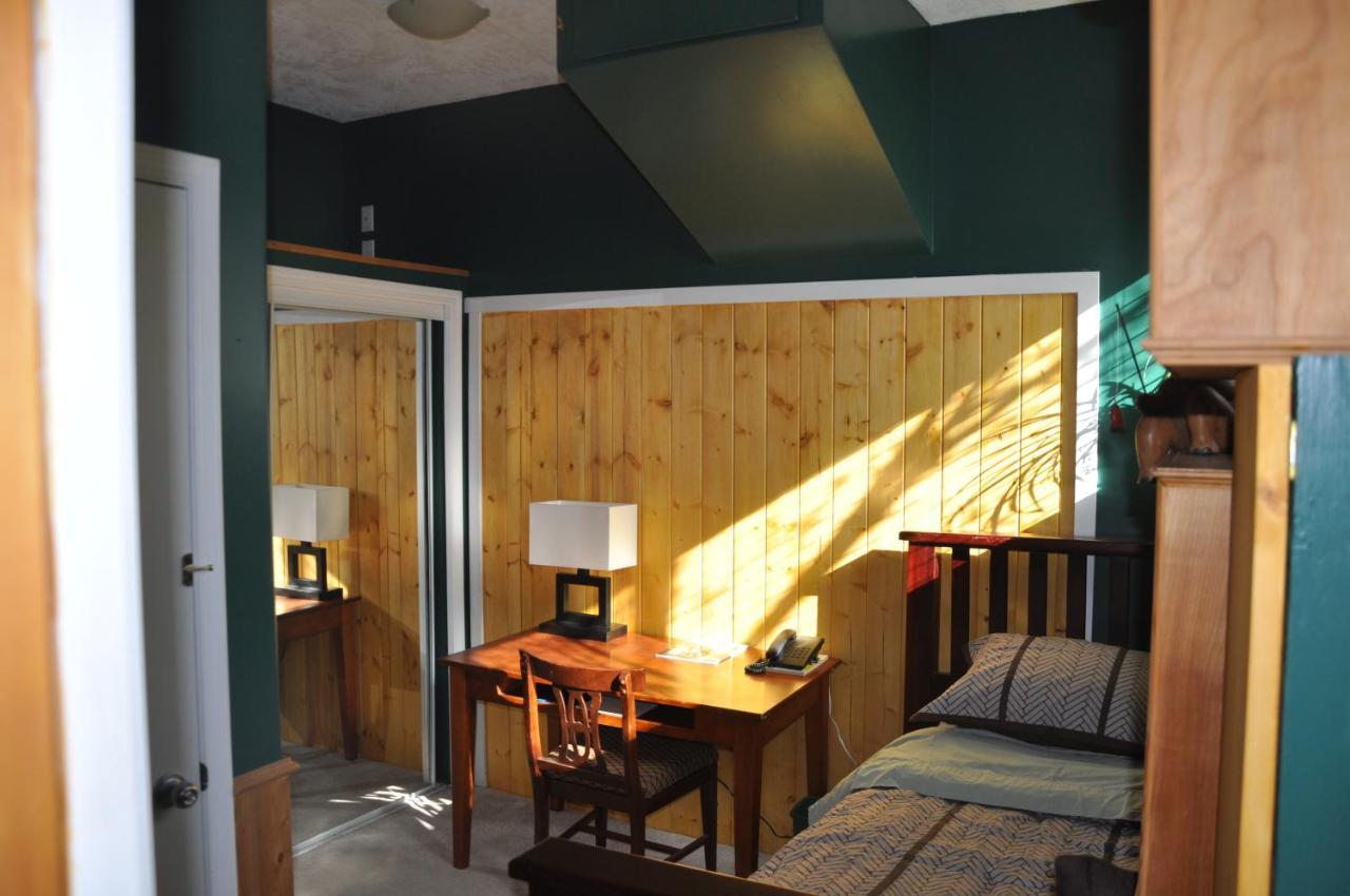 Birds Of A Feather Victoria Oceanfront Studio Suites Colwood Екстер'єр фото