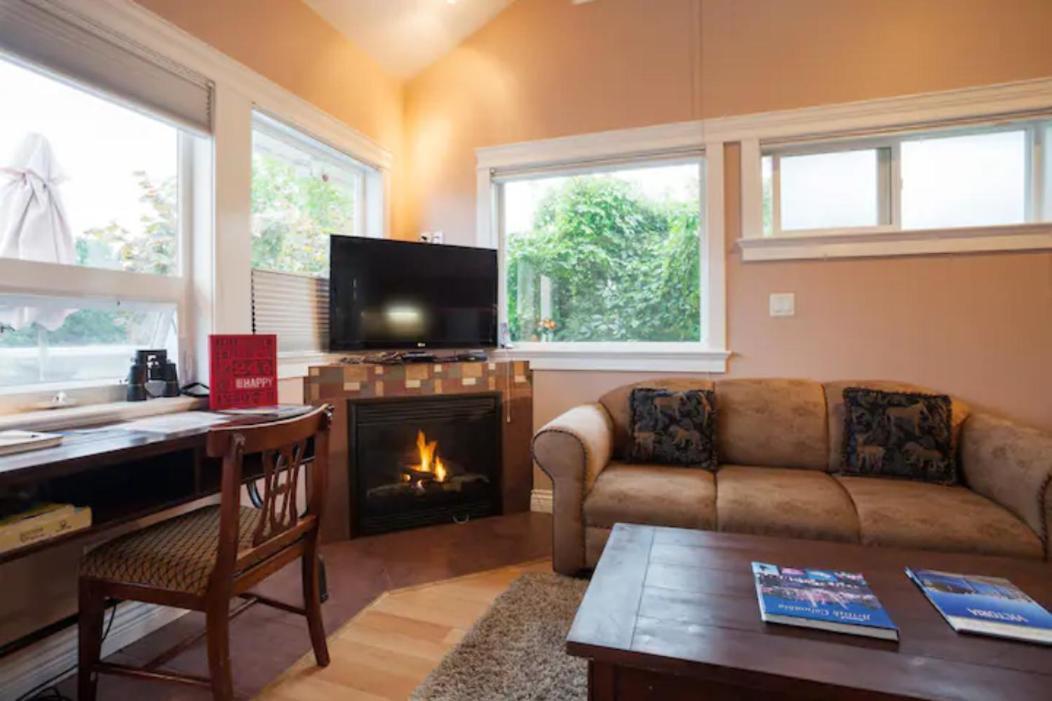 Birds Of A Feather Victoria Oceanfront Studio Suites Colwood Екстер'єр фото