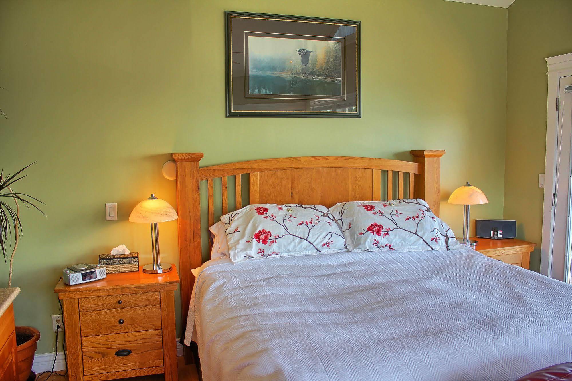Birds Of A Feather Victoria Oceanfront Studio Suites Colwood Екстер'єр фото